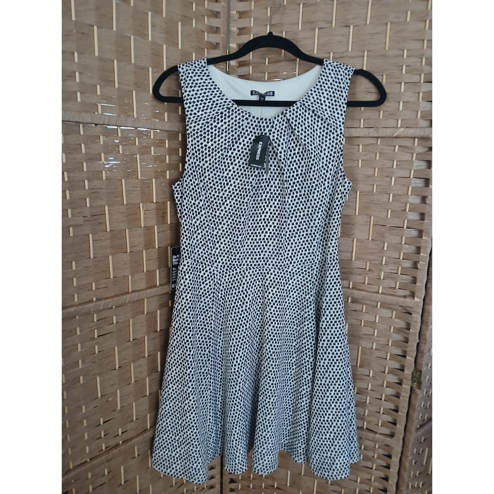 NWT Express Black And White Geometric Skater Dress Sz 10